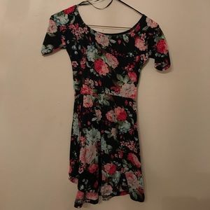 Floral short sleeve dress